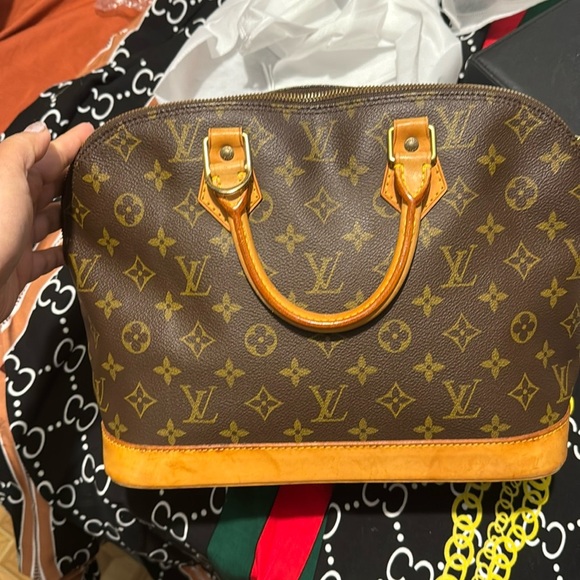 Handbags - LV alma